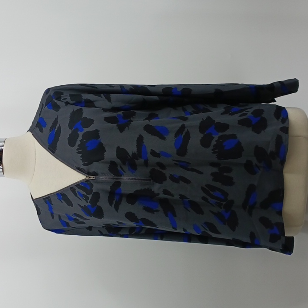 Peyton Jensen gray/black/blue animal print top-sz M